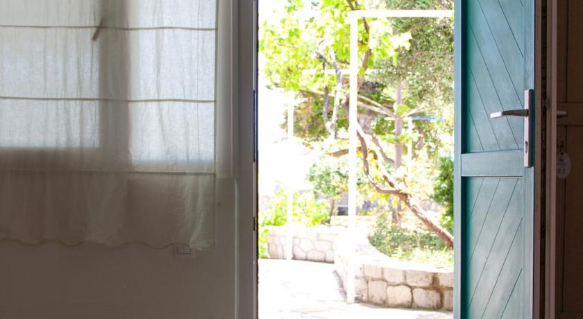 Parasporos Village Adamantas Room photo