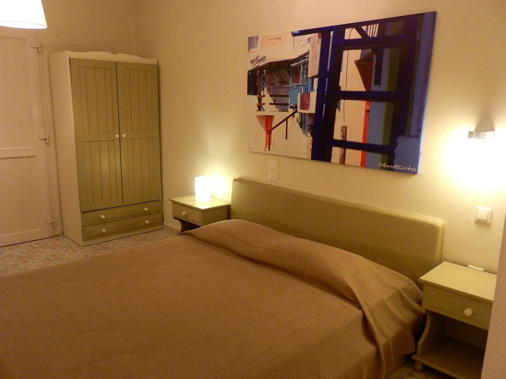Parasporos Village Adamantas Room photo
