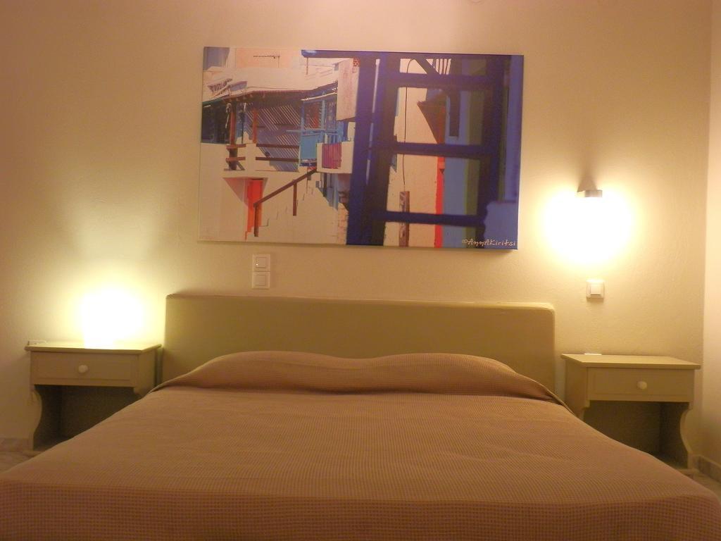 Parasporos Village Adamantas Room photo