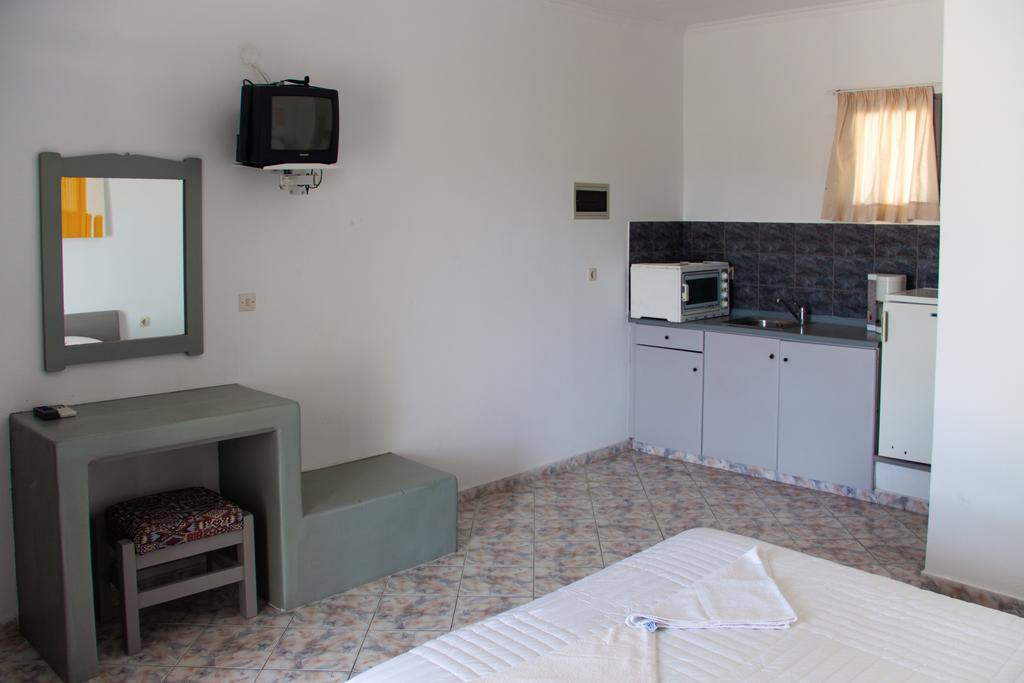 Parasporos Village Adamantas Room photo