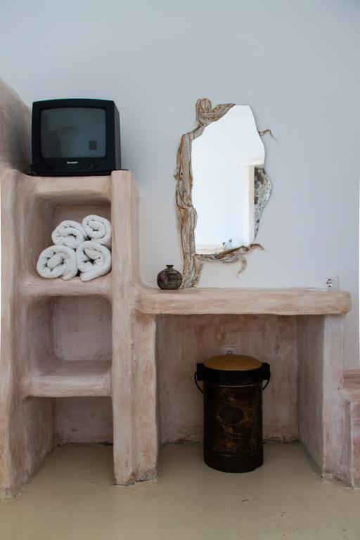 Parasporos Village Adamantas Room photo